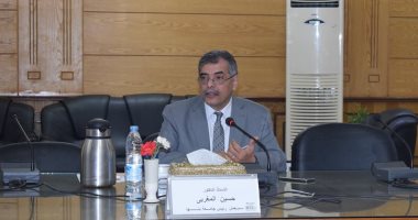 صور .. مجلس عمداء جامعة بنها يناقش استعدادات العام الدراسى الجديد 