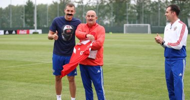 شاهد كيف احتفل لاعبو المنتخب الروسى بعيد ميلاد تشيرشيسوف