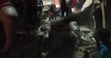 انتشال جثة ثانية من أسفل عقار عزبة البرج المنهار بمحافظة دمياط