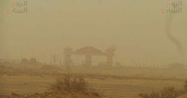 صور.. استمرار الطقس السيئ بأسوان وتوقف حركة الملاحة الجوية والنهرية  