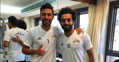 تريزيجيه يحتفى بصلاح فى تدريبات المنتخب:"مع أفضل لاعب فى العالم"