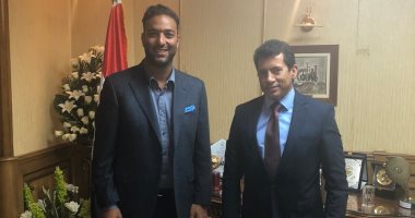 وزير الشباب والرياضة يستقبل "ميدو"