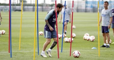 فيديو.. ميسي يشارك فى تدريبات برشلونة مع لاعبى الرديف