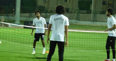 "اللاعب المصرى مخ بدون عضلات!".. مدرب المنتخب ينتقد ضعف اللياقة البدنية للاعبين المحليين.. ومدربون ينقسمون.. أحمد أبو مسلم: السبب عدم تأسيس الناشئين .. وأسامة عرابى:" المحلى لا يختلف عن المحترف "