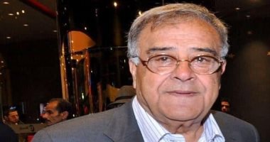 حسين القلا: أحمد زكى حصل على 20 ألف جنيه من أجل "رجل من ورق" ولا أعلم سبب تراجعه