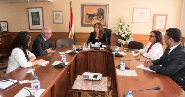 غادة والى تطلق اليوم الحملة الإعلامية التمهيدية لمشروع "2 كفاية"