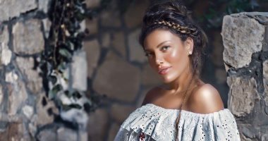 ريهام حجاج مذيعة راديو بمسلسل "كارمن" 