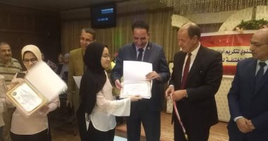 تكريم الطلاب المتفوقين وحفظ القرآن الكريم بدمنهور