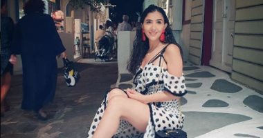 صور.. شاهد فوتو سيشن جديد للفنانة مى عمر