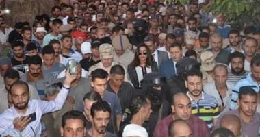 محافظ دمياط  تأمر بصرف تعويض عاجل لأسرة شهيد كفر سعد 