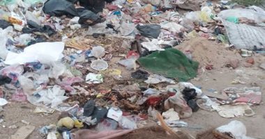 القمامة والمخلفات تحاصران شوارع حى عين شمس.. وقارئ: الأوضاع فى تدهور 