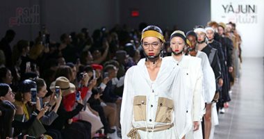 الألوان المحايدة تسيطر على أزياء YAJUN لربيع وصيف 2019 فى أسبوع الموضة بنيويورك.. صور