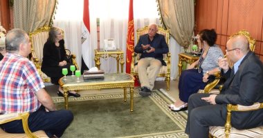 محافظ بورسعيد يلتقى رموز الجالية اليونانية
