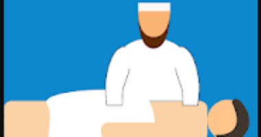 خلافا للاعتقاد السائد.. الأزهر يصحح: يجوز للزوجة أن تغسل زوجها والعكس 