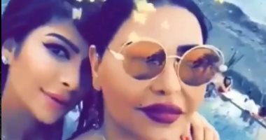 شاهد.. عزومة أحلام لـ"أصالة" فى أحد مطاعم جزيرة إيبيزا الإسبانية