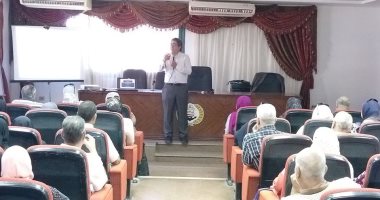 صور.. تدريب موجهى "تعليم بورسعيد" بمعهد الخدمة الاجتماعية