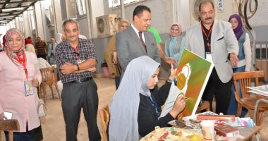 فيديو.. نائب رئيس جامعة أسيوط يتفقد معارض الاقتصاد المنزلى بكلية التربية النوعية