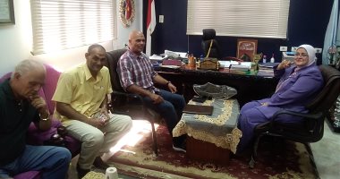 صور .. تعليم كفر الشيخ يكرم أبناء الشهداء في أول يوم دراسي 