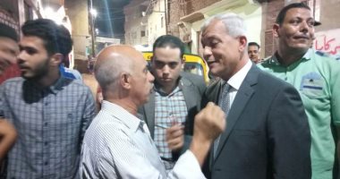 صور.. محافظ المنوفية يستمع لمطالب أهالى قرية طوخ دلكة ويعدهم بسرعة حلها