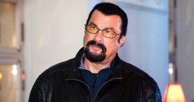 تغريم النجم العالمى ستيفن سيجال بـ314 ألف دولار بسبب عملة بيتكوين