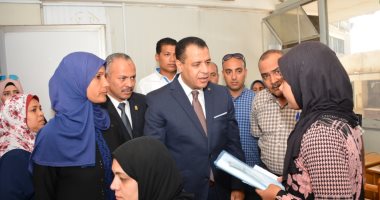 صور.. نائب رئيس جامعة أسيوط يتفقد المدينة الجامعية للطالبات