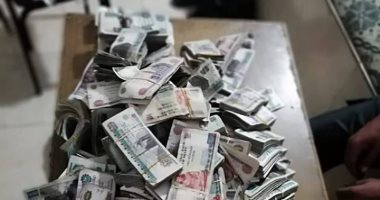 صور.. عثور مسعف وسائق ببلطيم على 870 ألف جنيه أثناء نقلهما مصابين ومتوفى