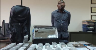 ضبط شخص يحمل جنسية دولة أفريقية لاتهامه بالنصب والاحتيال على المواطنين