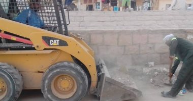 مجلس مدينة الأقصر يرفع 12 طن قمامة ومخلفات فى حملة نظافة