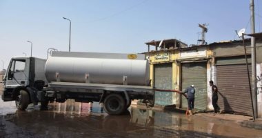 كسر مفاجىء بخط رئيسى للصرف الصحى بأبو شوك بأسوان والدفع بسيارات شفط المياه