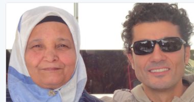 وفاة والدة الفنان خالد النبوى