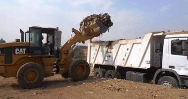 رفع 225 طن قمامة ومخلفات صلبة بمراكز المنشأة والبلينا ودار السلام