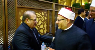 وزراء سابقون ورجال أعمال ومحمد فودة يشاركون في عزاء شقيقة حسن راتب 