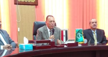 محافظ الشرقية: توقيع غرامات ومحاضر للمخالفين بإلقاء القمامة بالطريق 