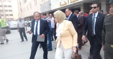 صور.. محافظ الشرقية إحالة واقعة الغسيل الكلوى بمستشفى ديرب نجم للنيابة