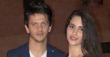 محمد أشرف يحتفل بخطوبته مع لاعبى وادى دجلة