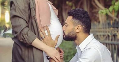 صور.. أحمد عادل عبد المنعم يستعيد ذكريات "سيشن" حمل زوجته فى مولوده عادل