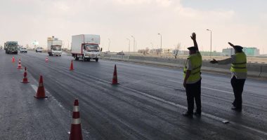 صور.. المرو ينفذ حملات للحد من السرعات أعلى اﻹقليمى ومنع النقل بالدائرى