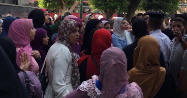 صور.. خريجو المعاهد الفنية الصحية يتجمعون للمطالبة بدخول كليات التمريض