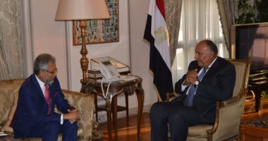وزير الخارجية يبحث مع أمين عام منظمة الـ D8 تعزيز التعاون الاقتصادى 