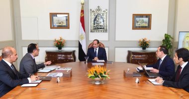 السيسى يوجه بسرعة تطوير  قطاع البترول والانتهاء من مشروعات التكرير