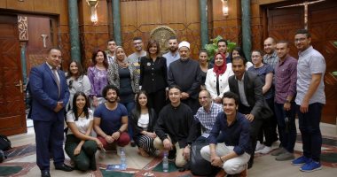 وزيرة الهجرة تلتقى شيخ الأزهر برفقة أبناء المصريين فى أستراليا 