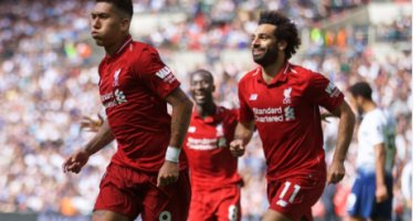 محمد صلاح يتصدر صفحة" ليفربول" بعد الفوز على توتنهام