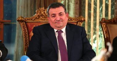 اجتماع عاجل للإعلاميين لبحث تجاوزات أسامة هيكل.. النقابة تؤكد: ما يفعله الوزير لا يمكن السكوت عليه.. وعضو الصحفيين: لماذا تصر على الإساءة؟.. وعضو الهيئة الوطنية تطالب بإقالته وتؤكد: خان القسم