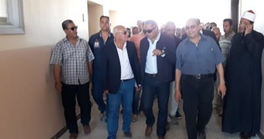 محافظ بورسعيد يتابع استعدادات المدارس لاستقبال العام الدراسى