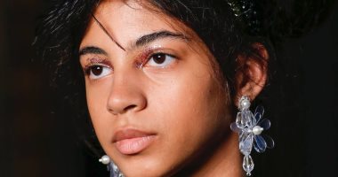 بعيدًا عن الأزياء.. عرض "Simone Rocha" يظهر اتجاها جديدا لـ"مكياج" العيون