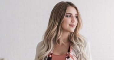 5 أزياء خليهم فى دولاب الخريف لو جسمك على شكل كمثرى
