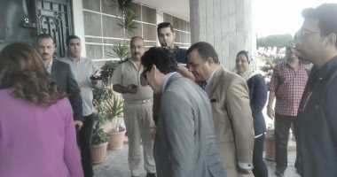 وزير الشباب والرياضة يصل دمياط لتفقد عدد من المنشآت