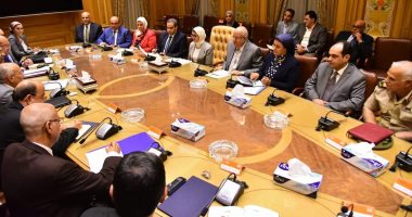 وزيرا الصحة والإنتاج الحربى يبحثان سبل النهوض بتجمع "we can" لإنتاج أدوية الأورام