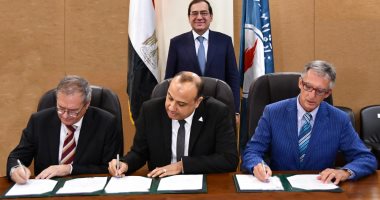 وزير البترول يوقع شراكة مع "غازتك" و"إينى" لإنشاء محطة تموين نموذجية