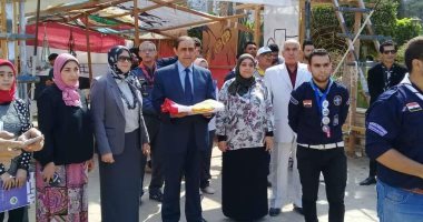 طلاب "صيدلة الزقازيق" يدشنون حملة لدهان المبانى استعدادا للعام الدراسى